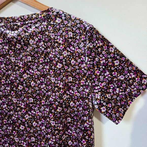 LIKE NEW OLD NAVY VELVETY DITSY FLORAL TEE SIZE M - Picture 10 of 15